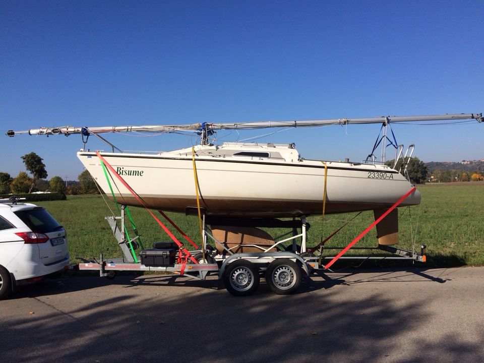 Segelbootanhänger mit Slipwagen Harbeck BT2000 Dehler 22 in Nürnberg (Mittelfr)