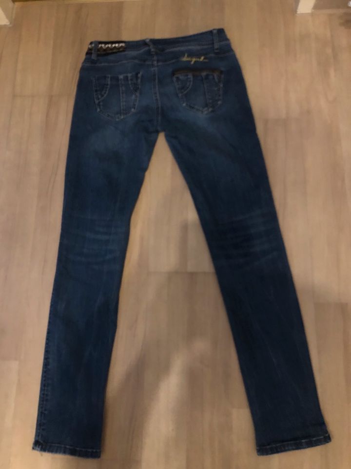 Tolle Jeans von Desigual Bestick nur 2 mal getragen in Würzburg