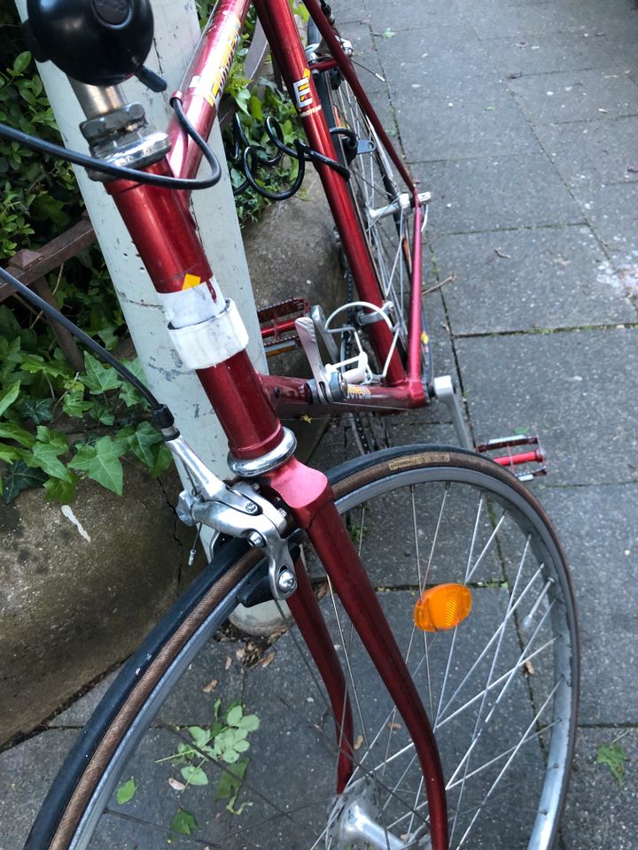 Schönes Metallic-Rot Gebrauchtes Rennrad Euroteam in Bonn