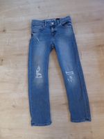 H&M Jeans mit Flicken Größe 128 Nordrhein-Westfalen - Königswinter Vorschau