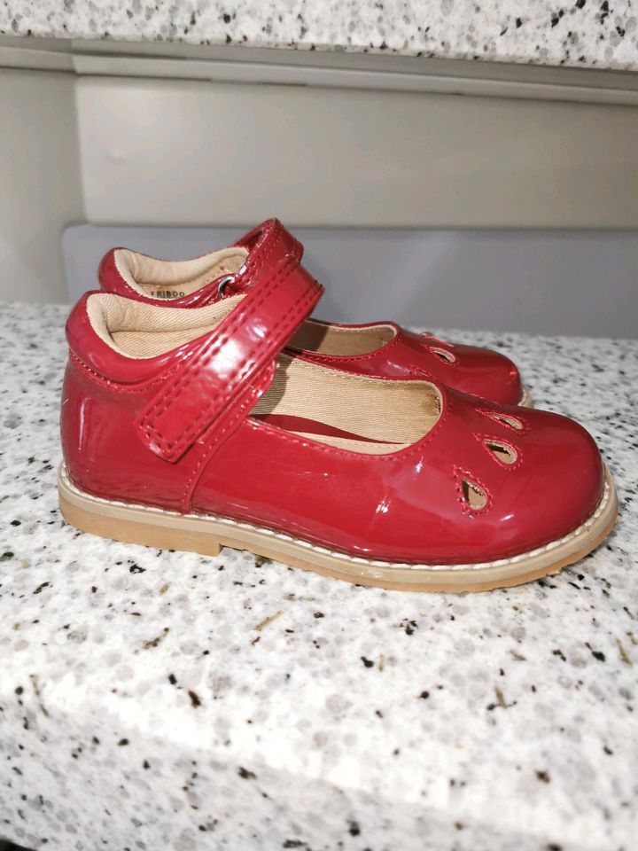 Friboo Schuhe Mädchen Größe 25 in Salzkotten