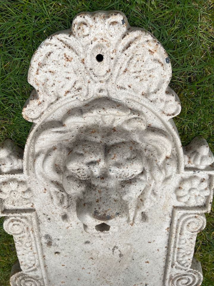 Gusseiserner Wandbrunnen, Brunnen, Gartendeko, Landhausstil in Flensburg