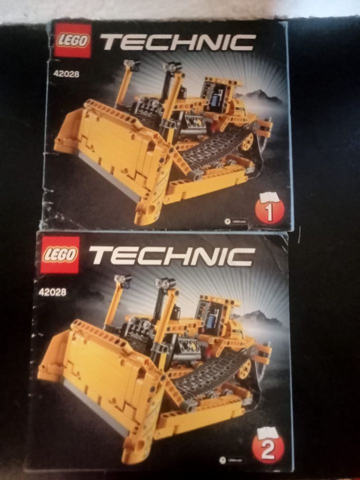 LEGO TECHNIC Bulldozer/Raupe in Karlsruhe