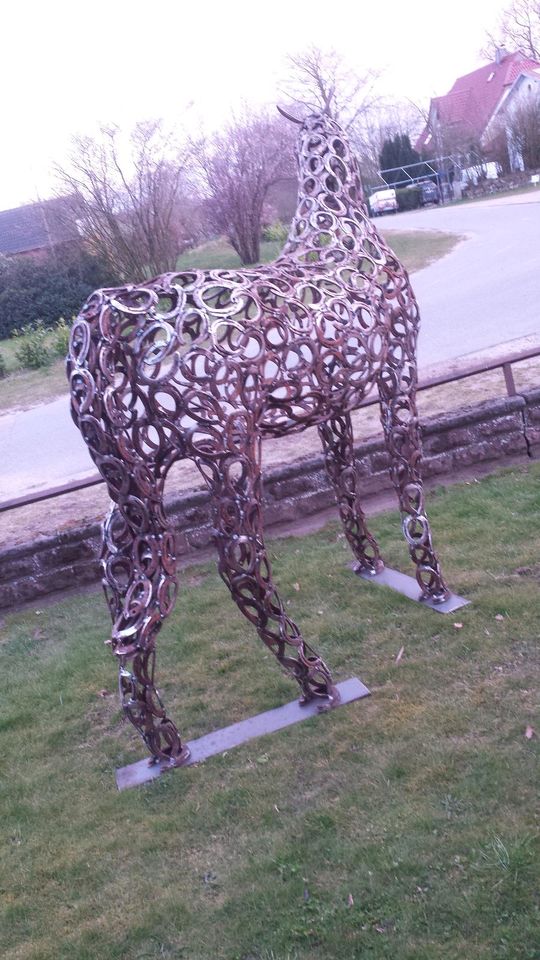 Hufeisenpferd Deko Pferd Skulptur Statue Edelrost lebensgröße in Silberstedt