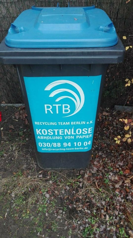 Große Tonne (mit Rädern) in Berlin