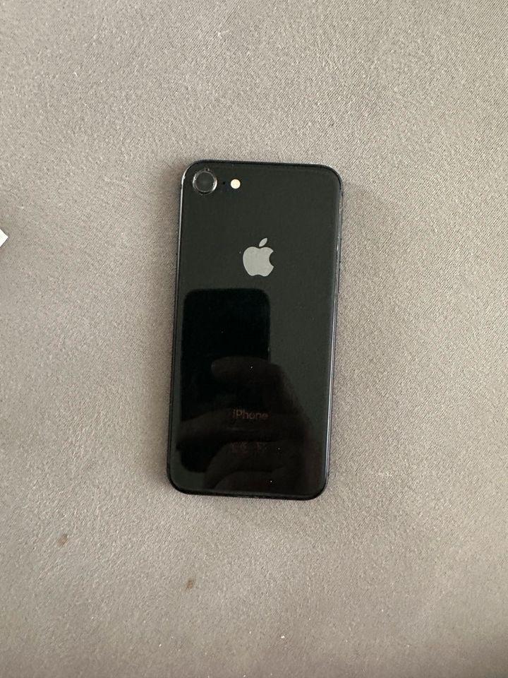 iPhone 8 64GB in Karlsruhe