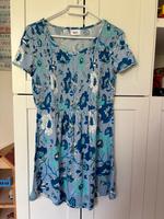 Blaues T-Shirt mit Blumen bpc Nordrhein-Westfalen - Leverkusen Vorschau