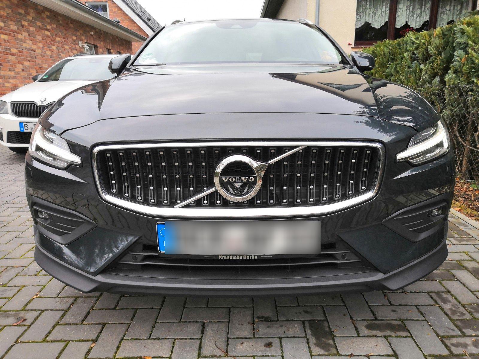 Abbildung des Autos Volvo V60 Cross Country …