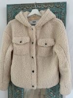 Top Zustand! Kuscheljacke, beige, Druckknöpfe, 164, Teddy Nordrhein-Westfalen - Wiehl Vorschau