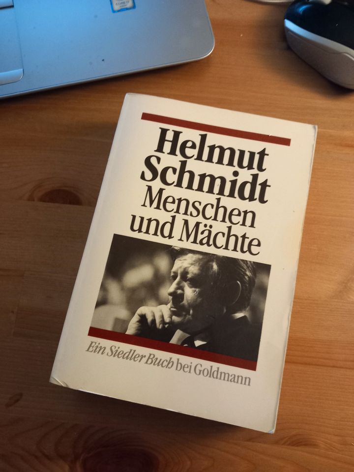 Menschen und Mächte von Helmut Schmidt Bundeskanzler a.D. Politik in Hamburg