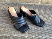 Marco Tozzi Absatz Pantoletten Sandalen Leder Schwarz Gr. 37 Neu Nordrhein-Westfalen - Pulheim Vorschau