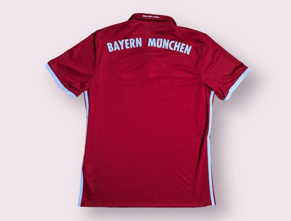 FC Bayern München Trikot Home 16/17 Größe: M in Chieming