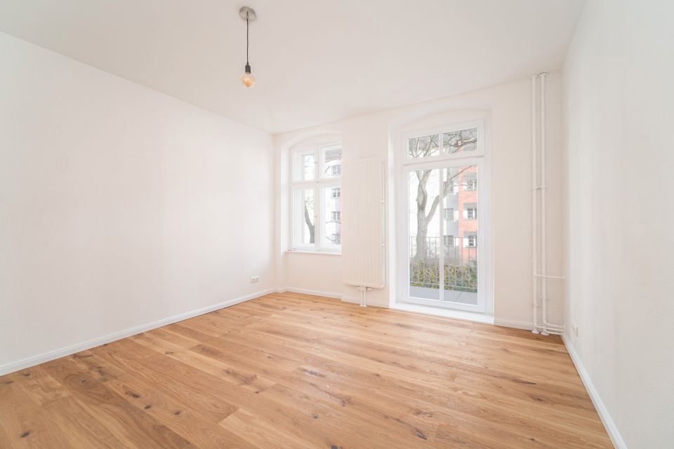 Altbau im aufstrebenden Oberschöneweide: Helle 2-Zimmer-Erdgeschosswohnung mit Terrasse in Berlin