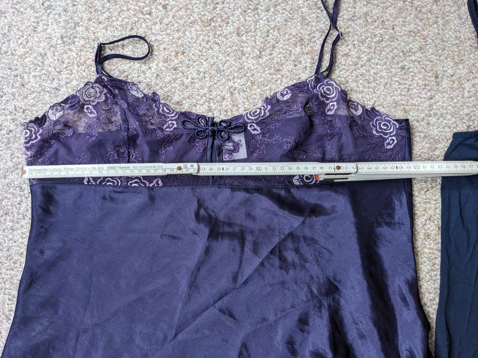 Tolle Satin Nachtwäsche 44 Hemdchen Pyjama lila Spitze leicht in Hennigsdorf