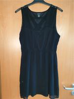 Amisu kurzes Schwarzes Kleid mit raffinierten Ausschnitt Gr 42 Leipzig - Grünau-Siedlung Vorschau