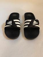 ADIDAS Badeslipper Badesandalen Adilette Schuhe Gr. 43 (9) TOP Nordrhein-Westfalen - Marl Vorschau