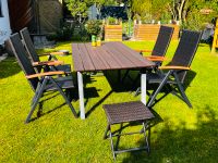 Garten-Terrassen-Sitzgruppe, 4 Stühle, 1 Tisch, 2 Fußauflagen. Bayern - Gilching Vorschau