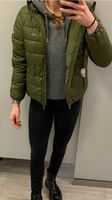 Tommy Hilfiger Steppjacke Daunenjacke übergangsjacke Khaki grün Buchholz-Kleefeld - Hannover Groß Buchholz Vorschau