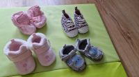 Babyschuhe 4 Paar Lauflernschuhe Krabbelschuhe Gr. 18-19 Nordrhein-Westfalen - Grevenbroich Vorschau