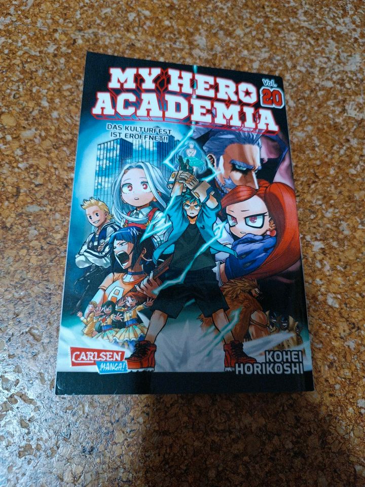 My Hero Academia 12, 17, 20, 25 Glow in the Dark 1. Auflage in Borchen