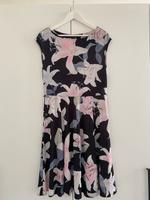 Wallis Kleid Blumen 38 Hessen - Fuldatal Vorschau