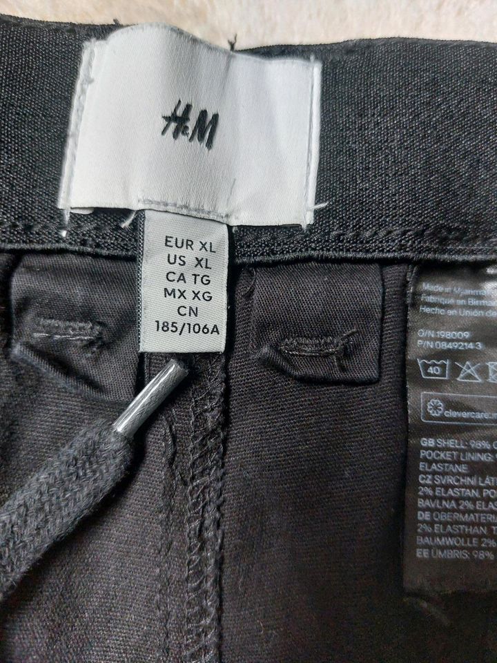 Kurze schwarze Hose Shorts Chinoshorts Größe XL von H&M in Lauf a.d. Pegnitz