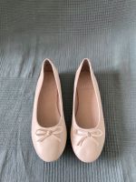 Schuhe Jana weiß Größe 41 Ballerinas NEU Braut Hochzeit Neuhausen-Nymphenburg - Neuhausen Vorschau