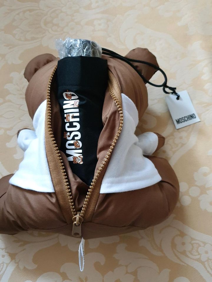 Moschino Regenschirm mit Abdeckung & Spielzeug Teddybär in Stuttgart