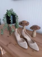 Elegante Pumps beige gr.39 neuwertig Leder Nordrhein-Westfalen - Essen-West Vorschau