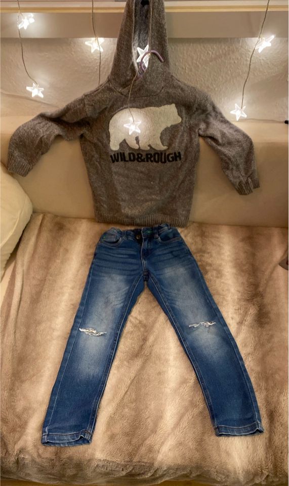 Jeans und Pullover mit Gummi-Bündchen 122 in Dresden