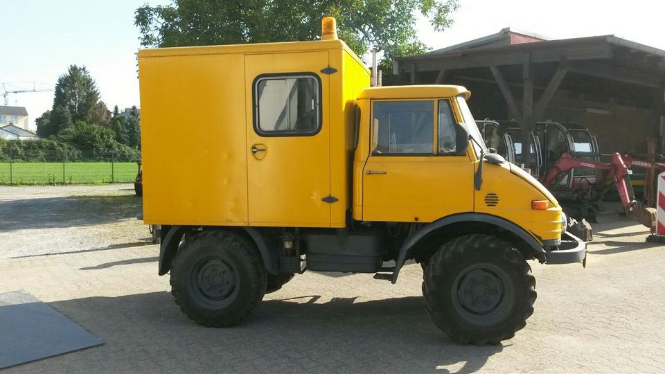 Unimog 421 mit Kabelzugwinde, 2315 Betriebsstunden, 68000km in Langenfeld