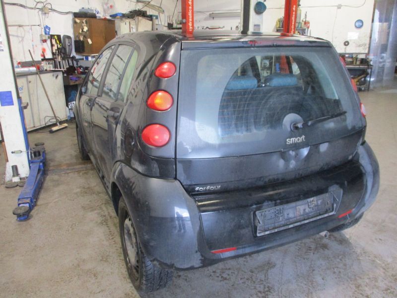 SMART FORFOUR 454 1.3 schlachtfest:motorhaube,stoßstange,tür,kotf in Bad Nauheim