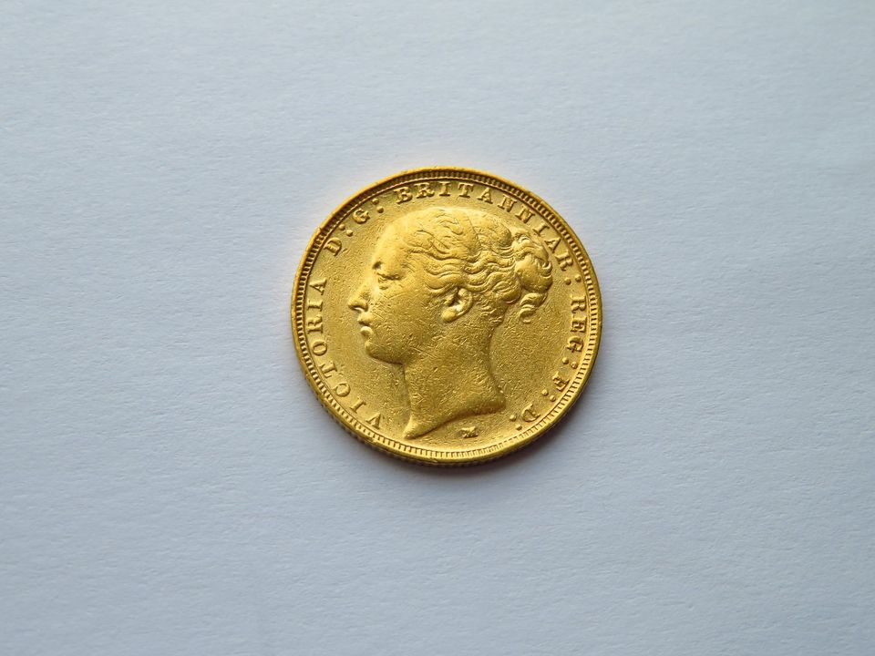 Gold Full Sovereign Victoria Young Head Melbourne M 1884 1885 in Leipzig