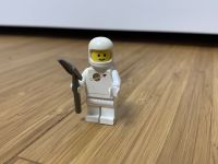 LEGO Space Classic Astronaut weiß mit Vintage Schaufel Berlin - Spandau Vorschau