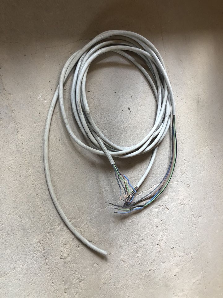 Flexibles Stromkabel 5x6 mm² m2 Starkstromkabel Strom Kabel 18,5m in  Sachsen - Kirchberg | Heimwerken. Heimwerkerbedarf gebraucht kaufen | eBay  Kleinanzeigen ist jetzt Kleinanzeigen