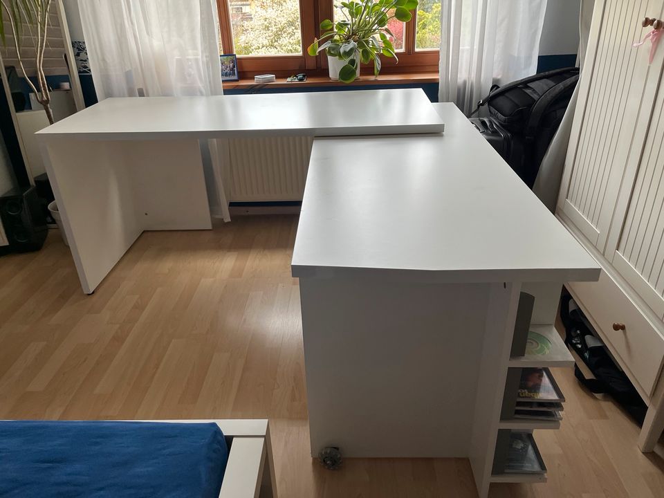 Schreibtisch weiß, in Wasbüttel