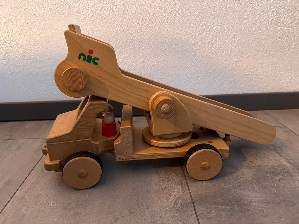 NIC LKW mit Förderband Holzspielzeug in Detmold