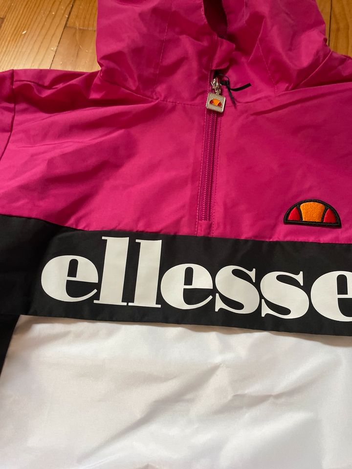 Ellesse Übergangsjacke Gr. 152 /158 Neu in Homburg