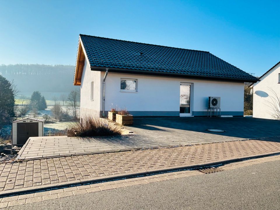 Modernes Einfamilienhaus mit offenem Grundriss und großzügiger Süd-Terrasse in Höxter