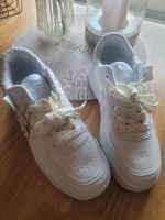 Sneakers Turnschuhe Schuhe 42/43 Sachsen-Anhalt - Zeitz Vorschau