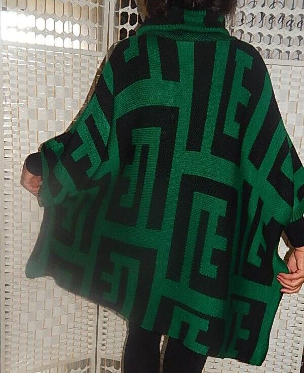 Strick Poncho Rollkragen Überwurf Oversize grün/schwarz bis Gr 56 in  Nordrhein-Westfalen - Grevenbroich | eBay Kleinanzeigen ist jetzt  Kleinanzeigen