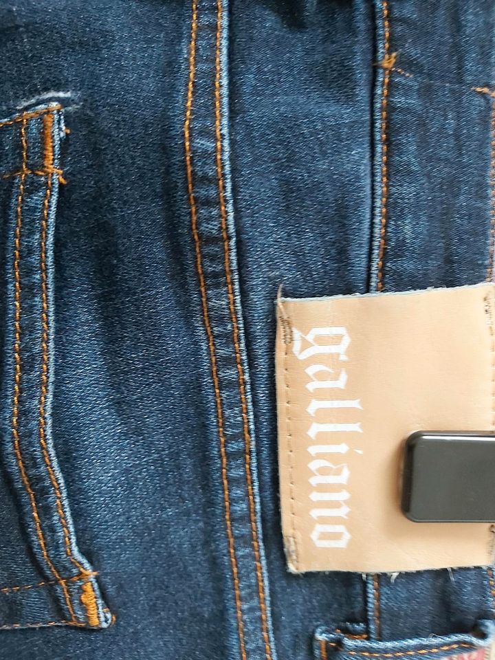 Blau Jeans Hosen Galliano, Größe 28/42 in Hannover