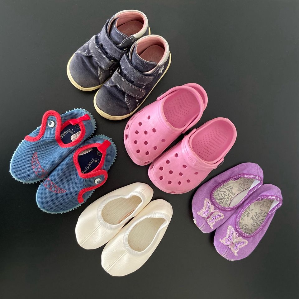 Schuhe Kinderschuhe Größe 23 (5 Paar) in Lahnstein