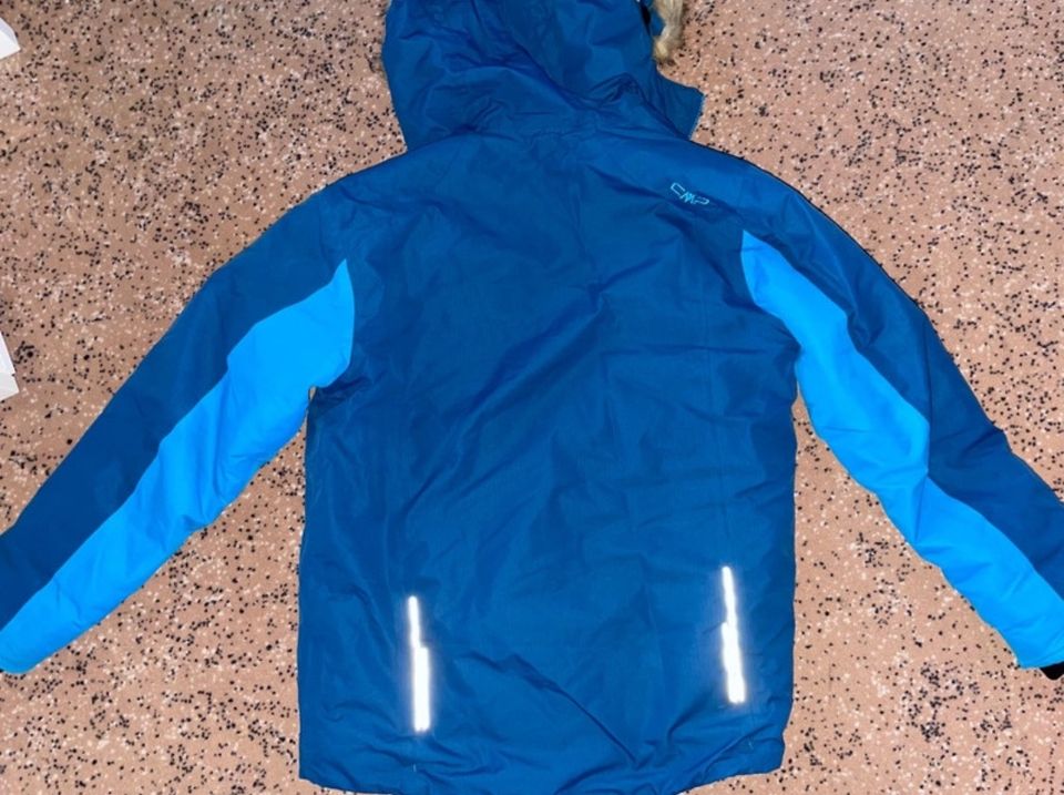 CMP Jungen Winterjacke Skijacke Jacke blau Gr. 152 in Wetzlar