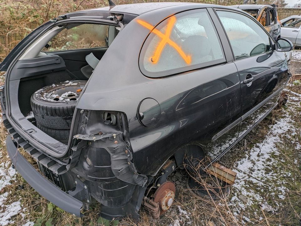 Schlachtfest -50% Rabatt Seat Ibiza 6L Schwarz LC9Z in Gronau (Westfalen)