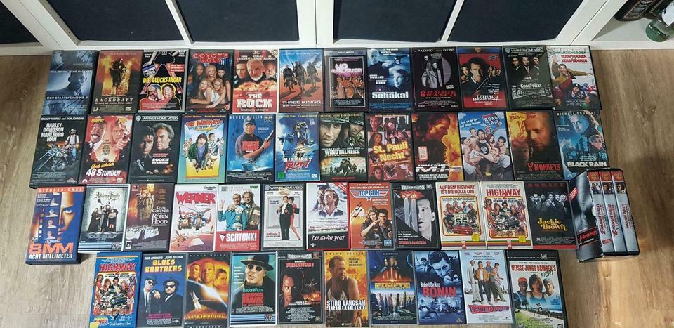 Mehr als 45 VHS Videokassetten Originale aus 80er und 90er in Köln