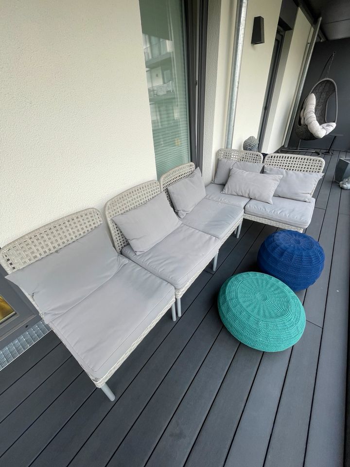 Gartensofa 5-Sitzer mit Kissen in Grau in Berlin