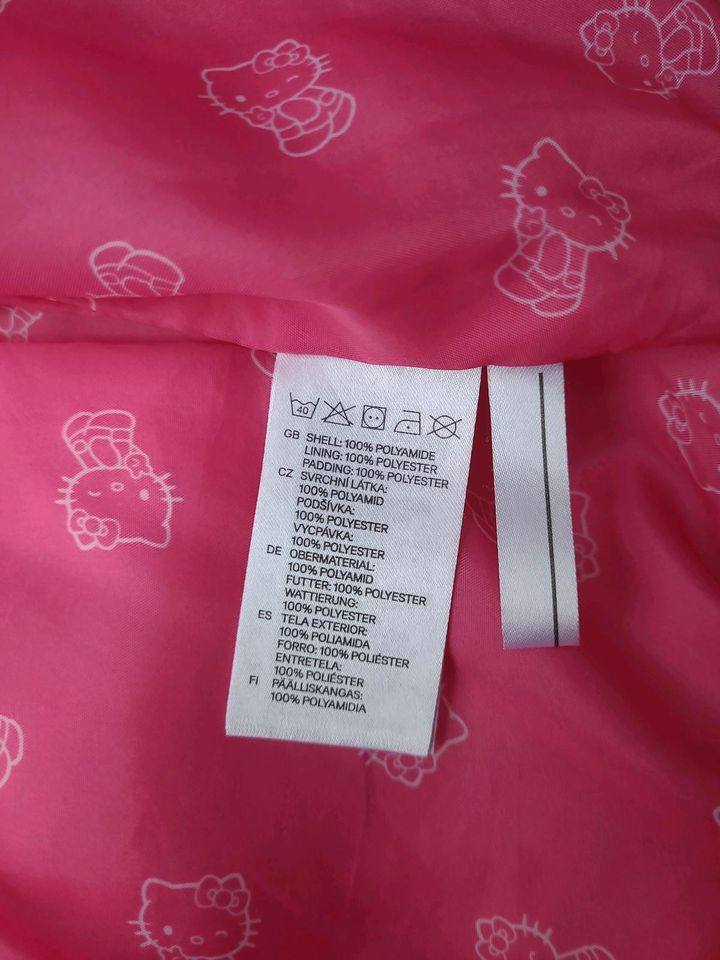 H&M Hello Kitty Weste Jacke ohne Ärmel dick Mädchen Kind rosa 122 in Erlangen