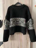 Dicker Strick Pullover Pulli schwarz weiß H&M L crop Azteken Nordrhein-Westfalen - Lindlar Vorschau