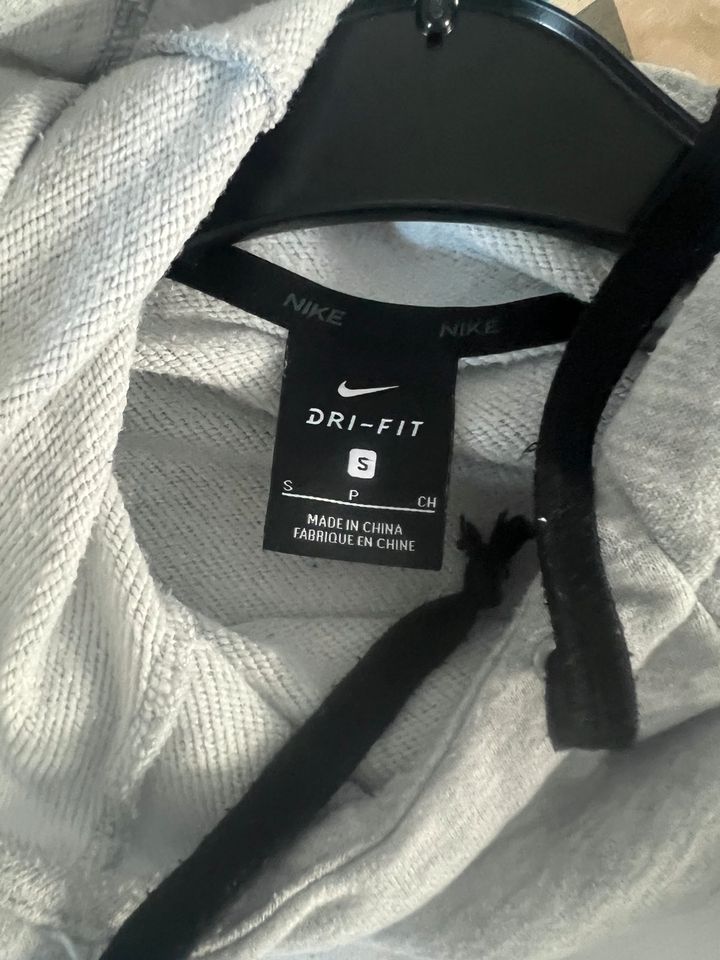 NIKE Pulli mit Kapuze, Gr. S, grau-weiß, neuwertig in Kleve